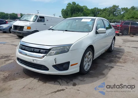 2010 Ford Fusion Se z USA, uszkodzony, nr VIN 3FAHP0HA3AR133645